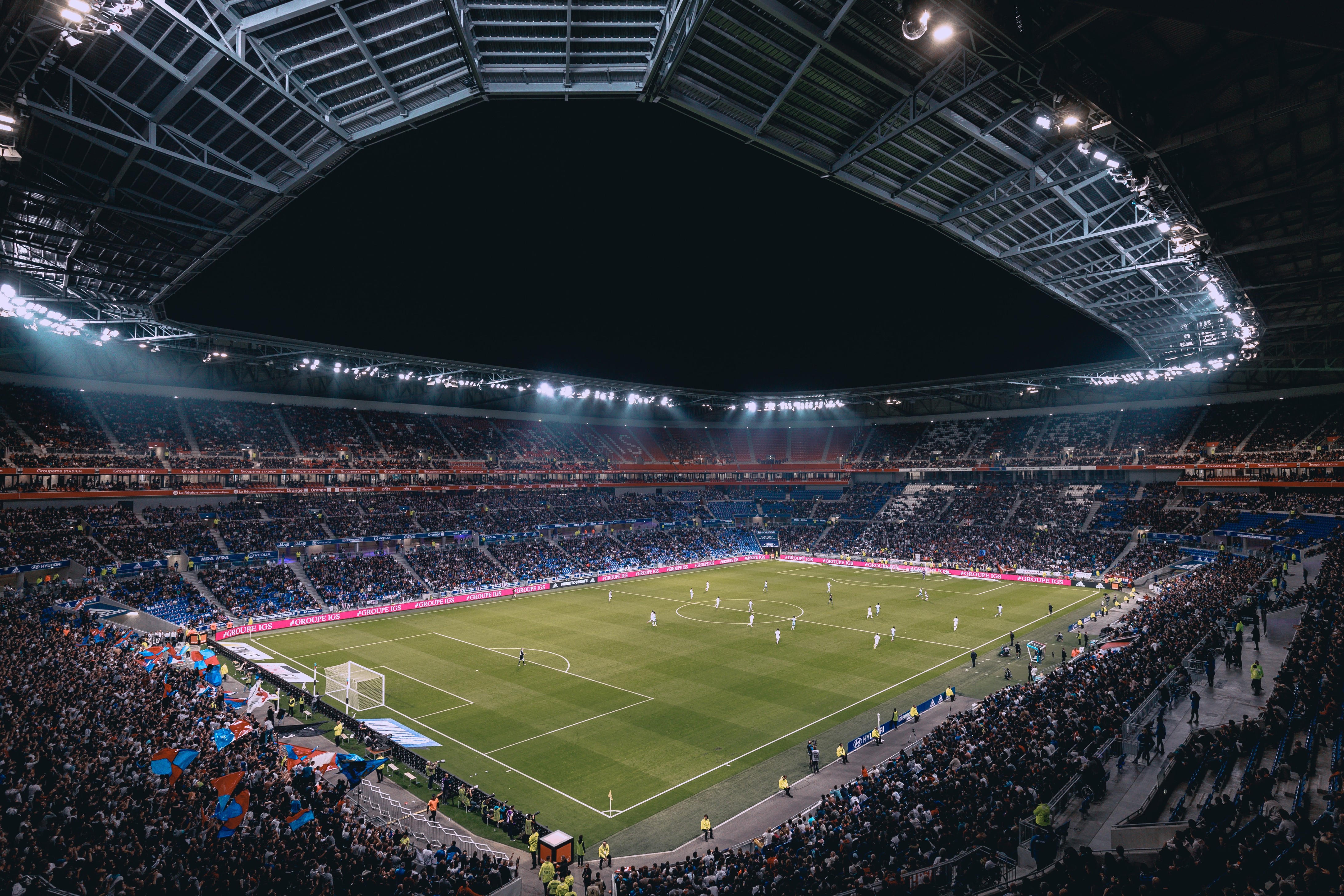 write unique and engaging articles on football